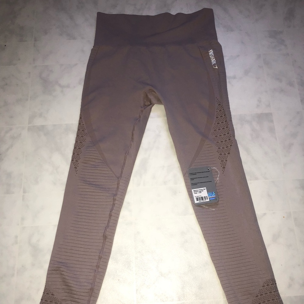 🎊Gym Shark Energy Seamless Taupe LARGE🎊